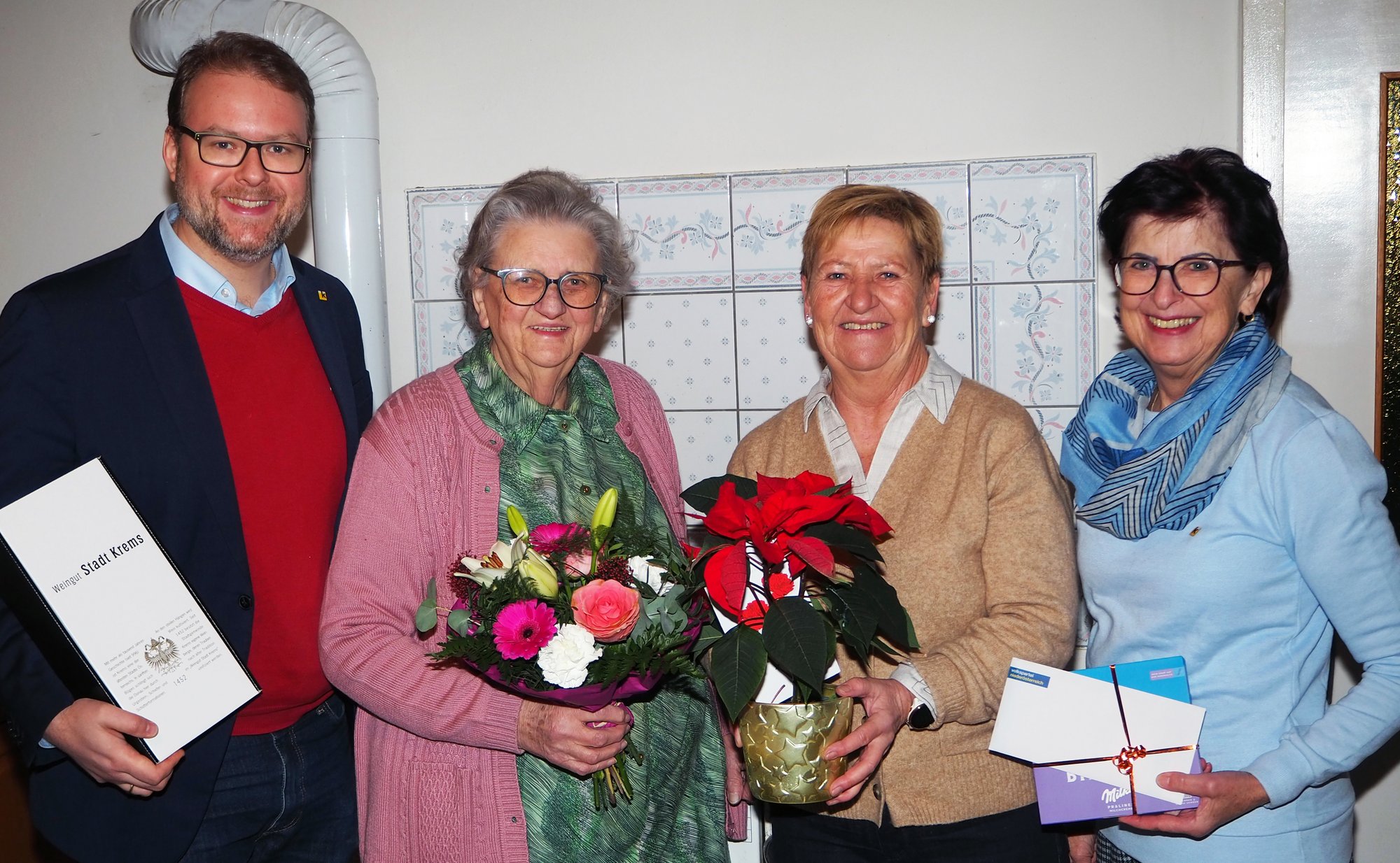 Vizebürgermeister Florian Kamleitner gratulierte Anna Frank zum 90. Geburtstag.