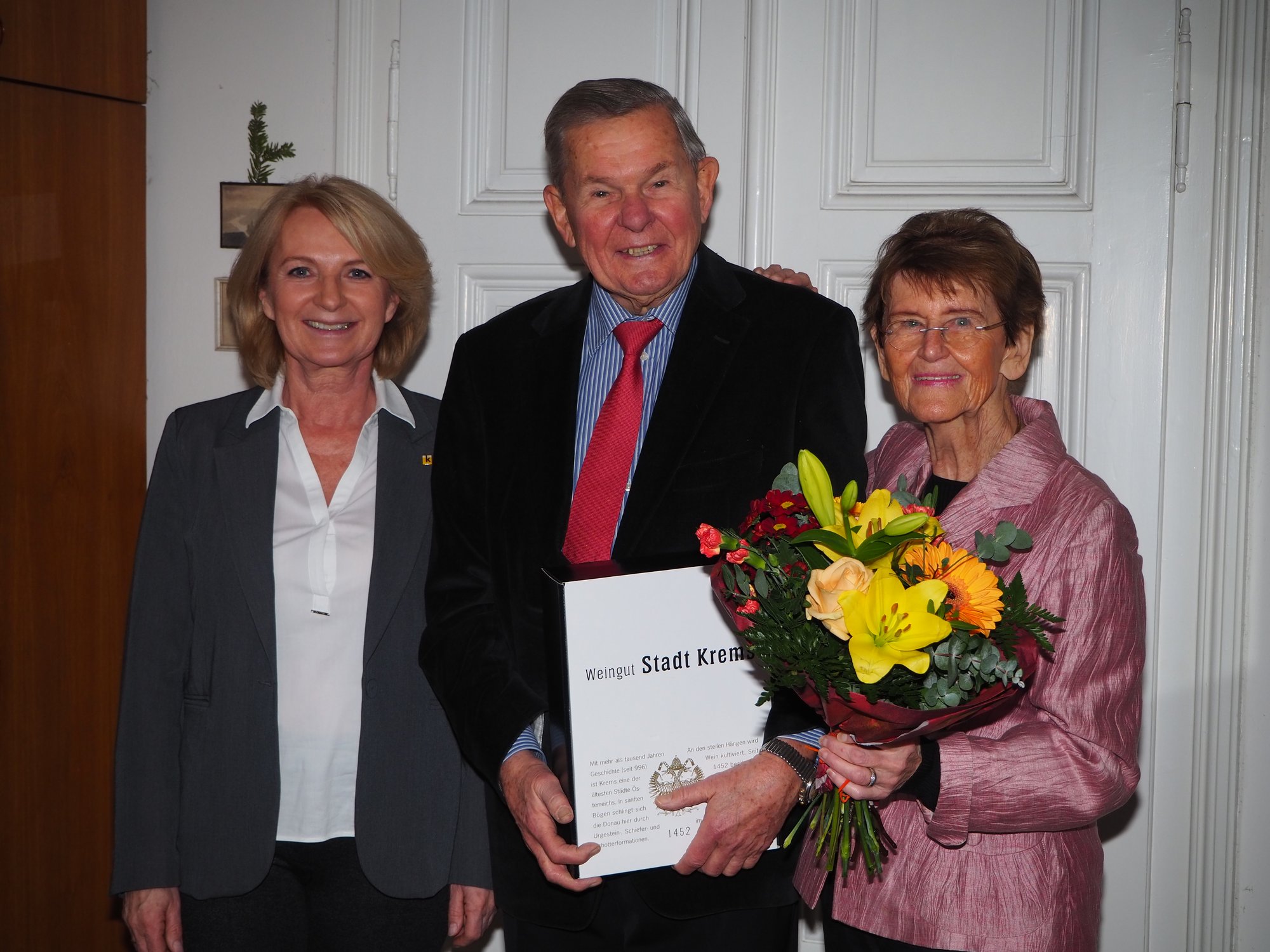 Vizebürgermeisterin Eva Hollerer gratulierte Edith und Werner Friedl zur Goldenen Hochzeit.