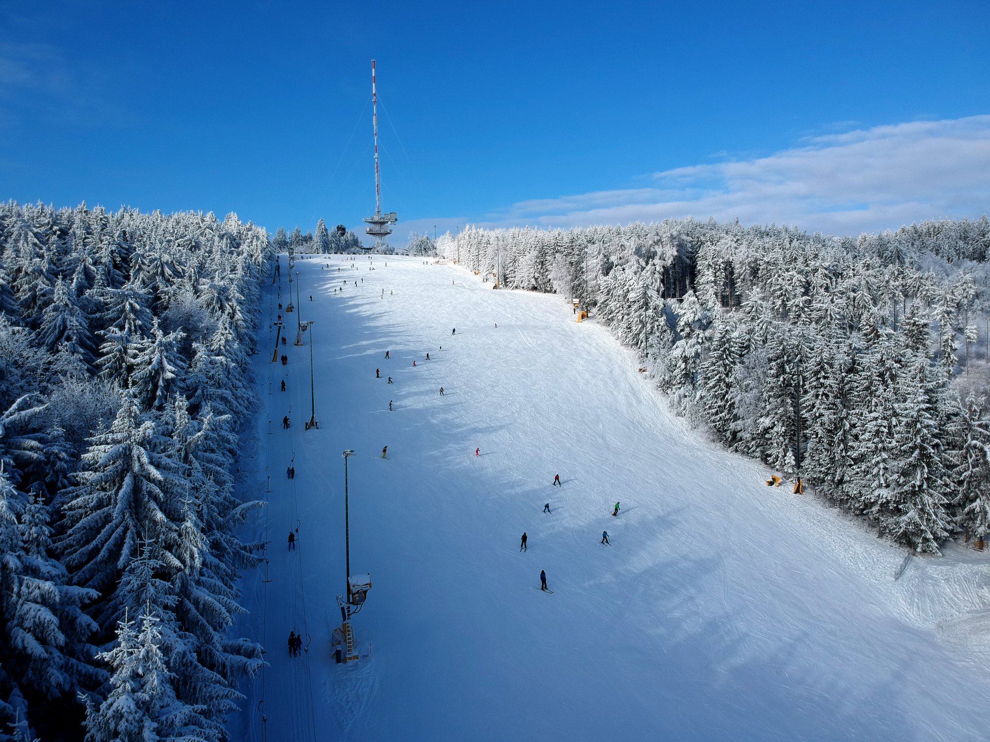 Luftaufnahme von der Skipiste am Jauerling.